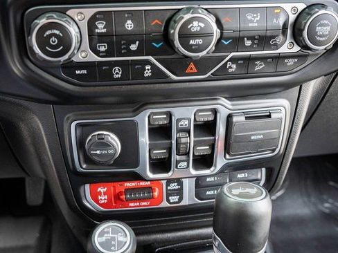 Used 2021 Jeep Wrangler Unlimited Rubicon image 24