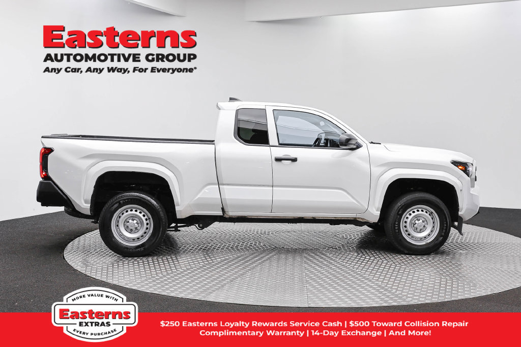 Used 2025 Toyota Tacoma SR RWD image 5