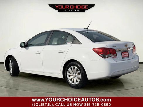 Used 2011 Chevrolet Cruze LT image 3