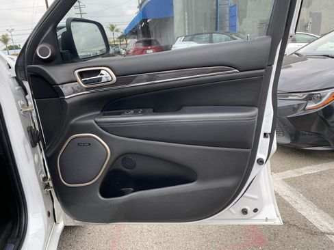 Used 2015 Jeep Grand Cherokee Overland image 22