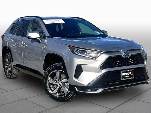 Used 2021 Toyota RAV4 SE w/ Weather & Moonroof Package AWD/4WD image 3