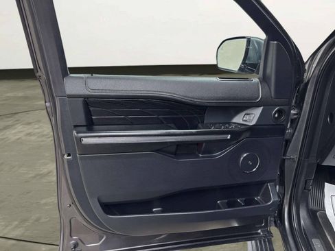 Used 2019 Ford Expedition Platinum AWD/4WD image 14
