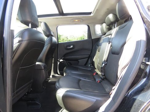 Used 2020 Jeep Compass Latitude AWD/4WD image 19