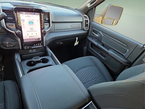 New 2026 RAM 2500 Big Horn AWD/4WD image 12