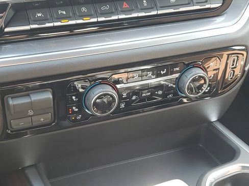 New 2026 Chevrolet Silverado 1500 High Country w/ High Country Premium Package AWD/4WD image 17