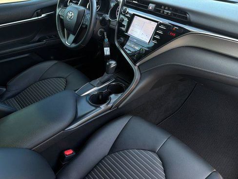 Used 2020 Toyota Camry SE FWD image 16