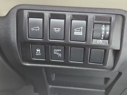 Used 2021 Subaru Ascent Touring AWD/4WD image 23