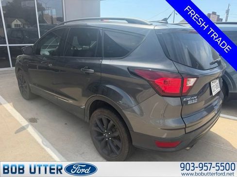 Used 2019 Ford Escape SE FWD image 4