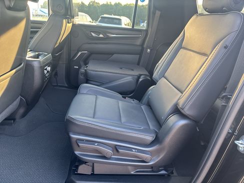 Used 2024 GMC Yukon XL Denali RWD image 24