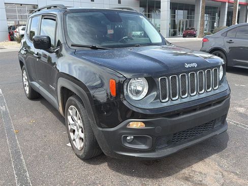 Used 2017 Jeep Renegade Latitude image 2