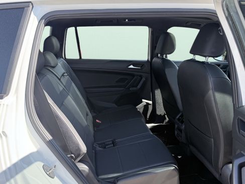 Used 2019 Volkswagen Tiguan SEL R-Line FWD image 43