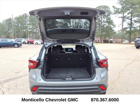 Used 2025 Chevrolet Trax LS w/ Driver Confidence Package image 4