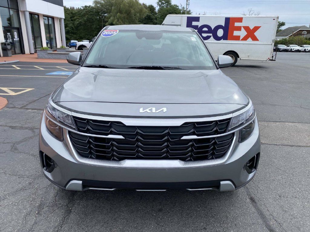 Used 2025 Kia Seltos LX AWD/4WD image 9