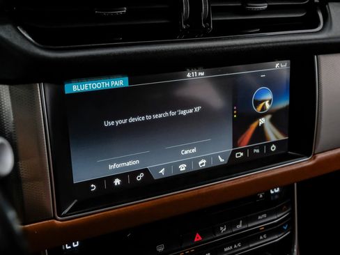 Used 2018 Jaguar XF Portfolio RWD image 39