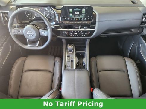 Certified 2025 Nissan Pathfinder SL image 23