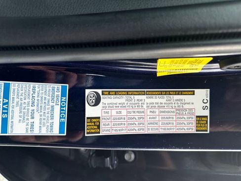 Used 2021 Toyota Venza LE w/ Carpet Mat Package (TMS) image 27