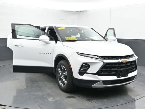 Used 2025 Chevrolet Blazer LT image 49