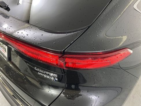 Used 2022 Toyota Venza Limited image 47