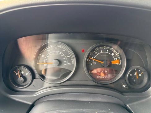 Used 2014 Jeep Patriot Latitude AWD/4WD image 33