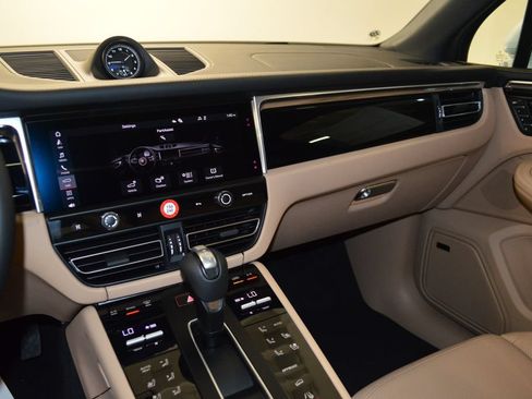 New 2026 Porsche Macan AWD/4WD image 24