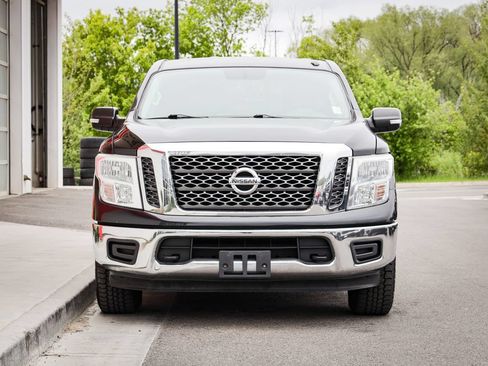 Used 2017 Nissan Titan SV AWD/4WD image 8