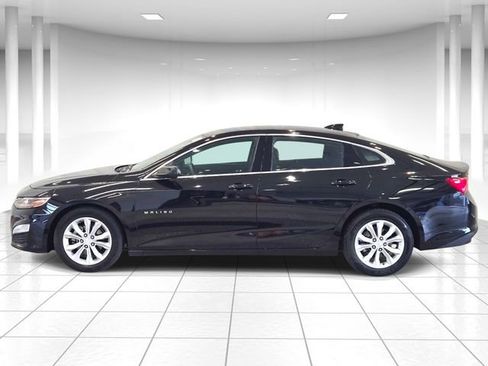 Used 2025 Chevrolet Malibu LT FWD image 2