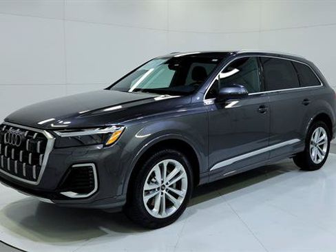 Used 2025 Audi Q7 3.0T Premium Plus AWD/4WD image 3