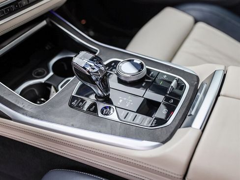Used 2021 BMW X7 M50i AWD/4WD image 27