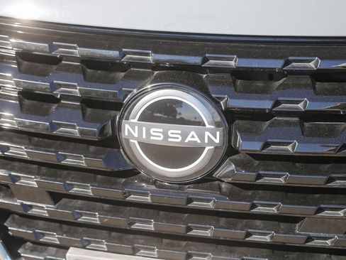 Certified 2024 Nissan Kicks SV image 5
