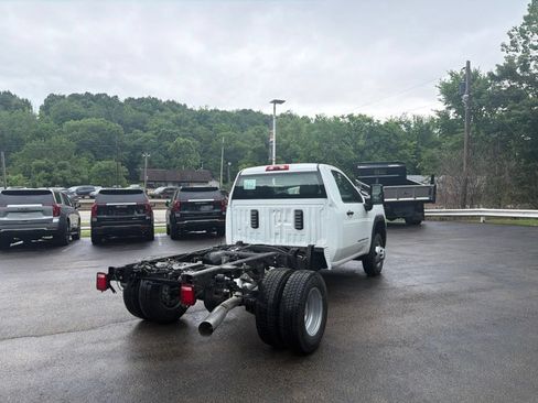 Used 2026 GMC Sierra 3500 Pro w/ Fleet Convenience Package AWD/4WD image 2