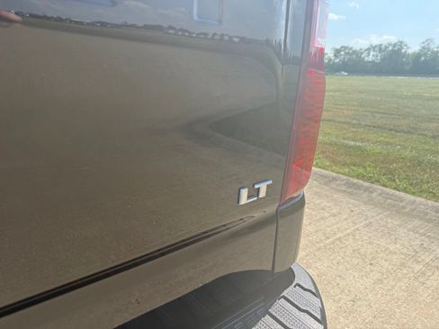 Used 2023 Chevrolet Silverado 1500 LT AWD/4WD image 6