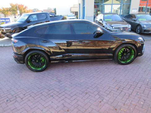 Used 2022 Lamborghini Urus image 85