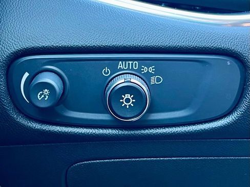 Used 2024 Chevrolet Malibu LT image 27