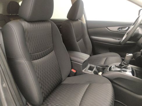 Used 2017 Nissan Rogue SV image 21