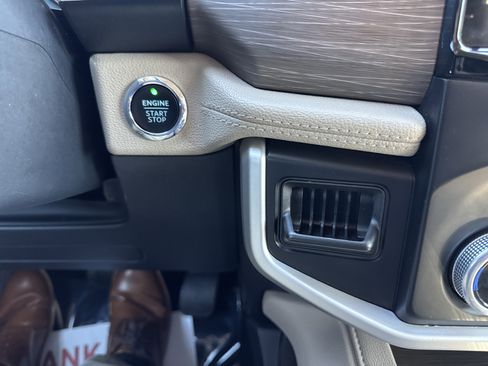 Used 2023 Ford Expedition Limited image 26