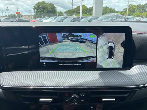 Used 2025 Nissan Kicks SR FWD image 26