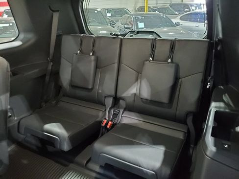 Used 2024 Lexus GX 550 w/ Accessory Package (Z1) AWD/4WD image 29