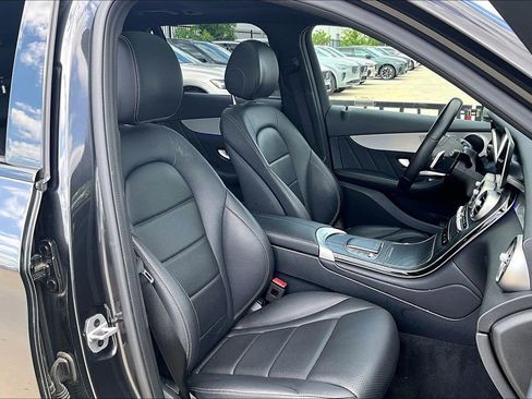 Used 2022 Mercedes-Benz GLC 300 image 9
