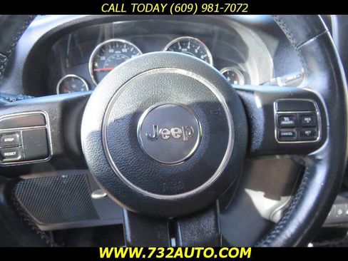 Used 2014 Jeep Wrangler Unlimited Sahara image 25