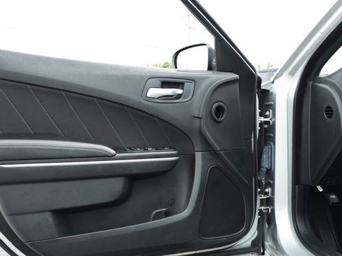 Used 2022 Dodge Charger SXT RWD image 18