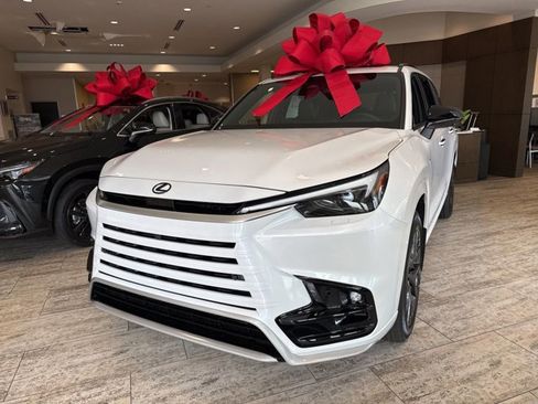 New 2026 Lexus TX 500h AWD image 3