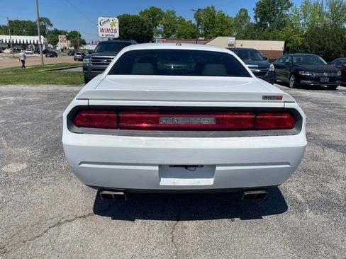 Used 2011 Dodge Challenger SRT8 RWD image 7