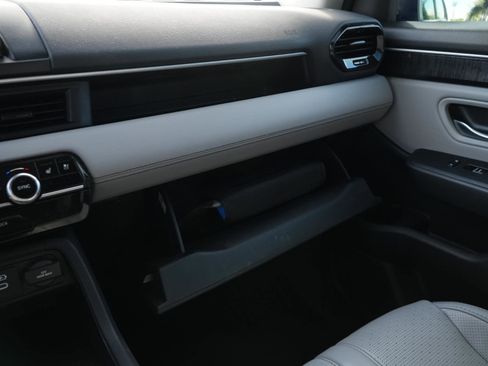 Used 2025 Honda Pilot Elite image 29