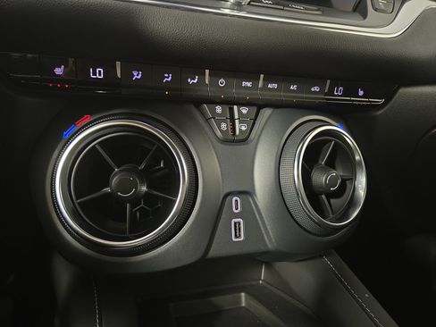 Used 2024 Chevrolet Blazer LT w/ Convenience Package FWD image 27