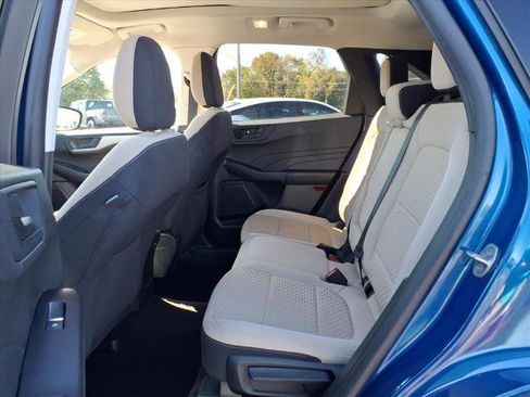 Certified 2022 Ford Escape SE w/ SE Sport Appearance Package image 5