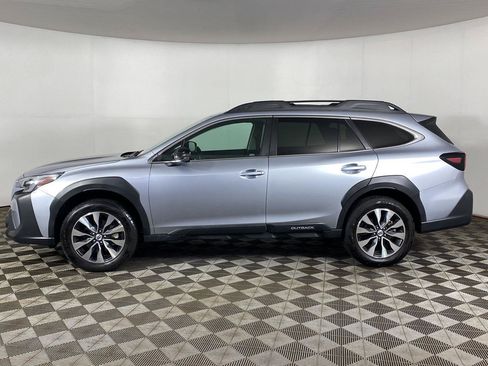 Used 2025 Subaru Outback Limited w/ Tech Package 3 AWD/4WD image 7