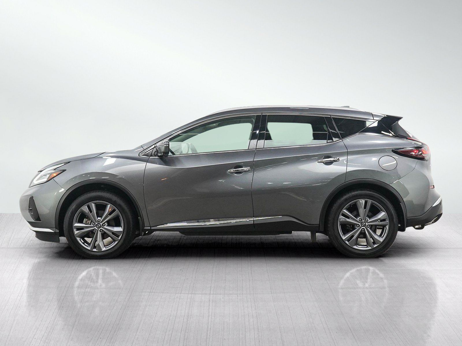 Used 2024 Nissan Murano Platinum AWD/4WD image 2