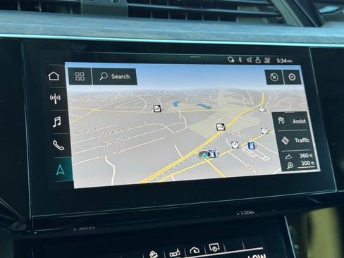 Used 2019 Audi e-tron Premium Plus image 30