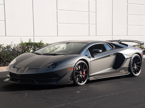 Used 2019 Lamborghini Aventador SVJ image 24