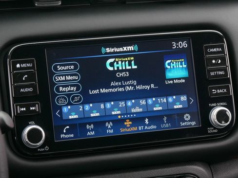 Used 2024 Nissan Kicks SR w/ SR Premium Package image 18